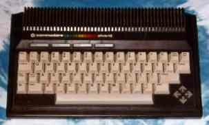 Commodore PLUS4 - na tehdej dobu skvl design